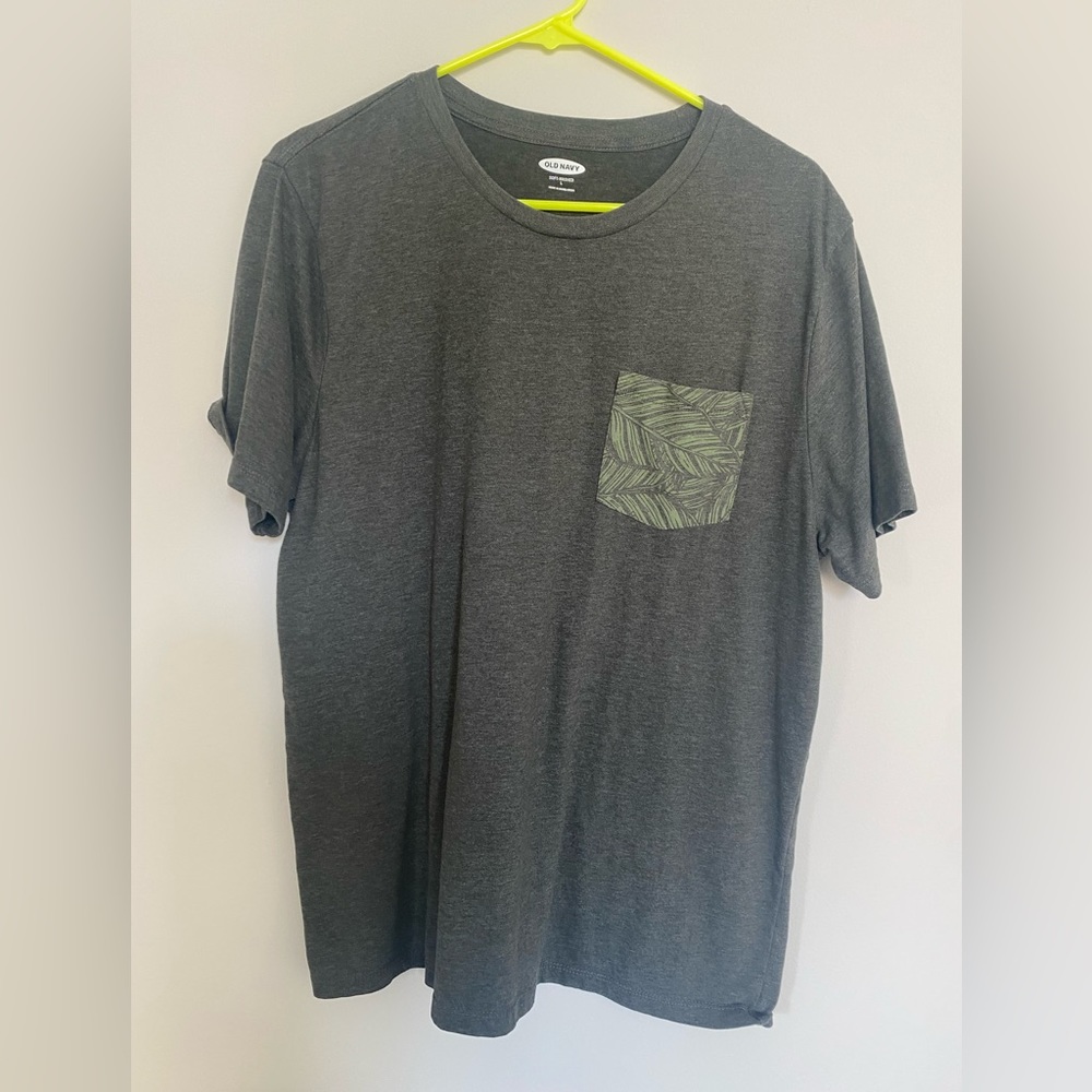 Old Navy Soft-Washed Crew-Neck Graphic-Pocket T-Shirt for Men